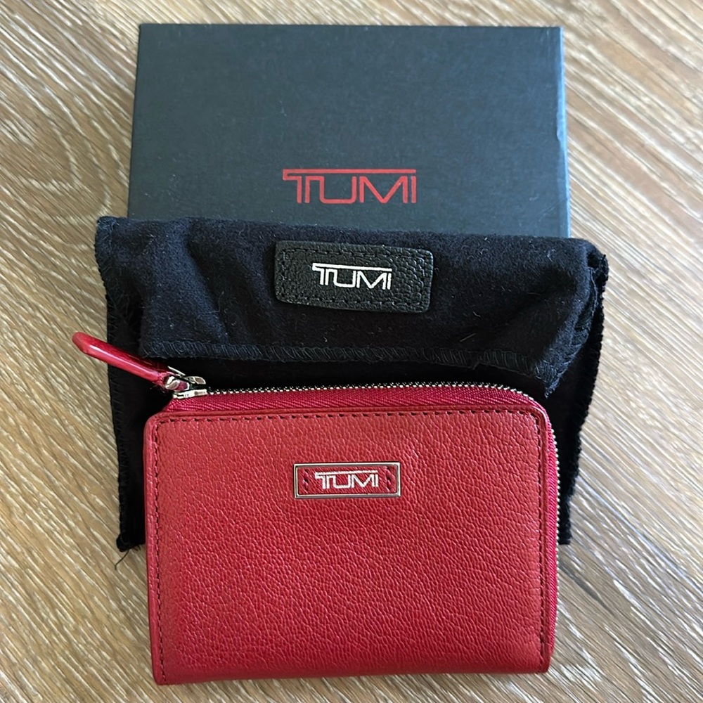 NIB Tumi zippered card case